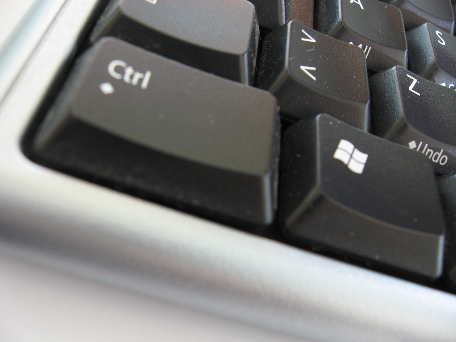 실제 키보드의 Ctrl와 Z 키 배열