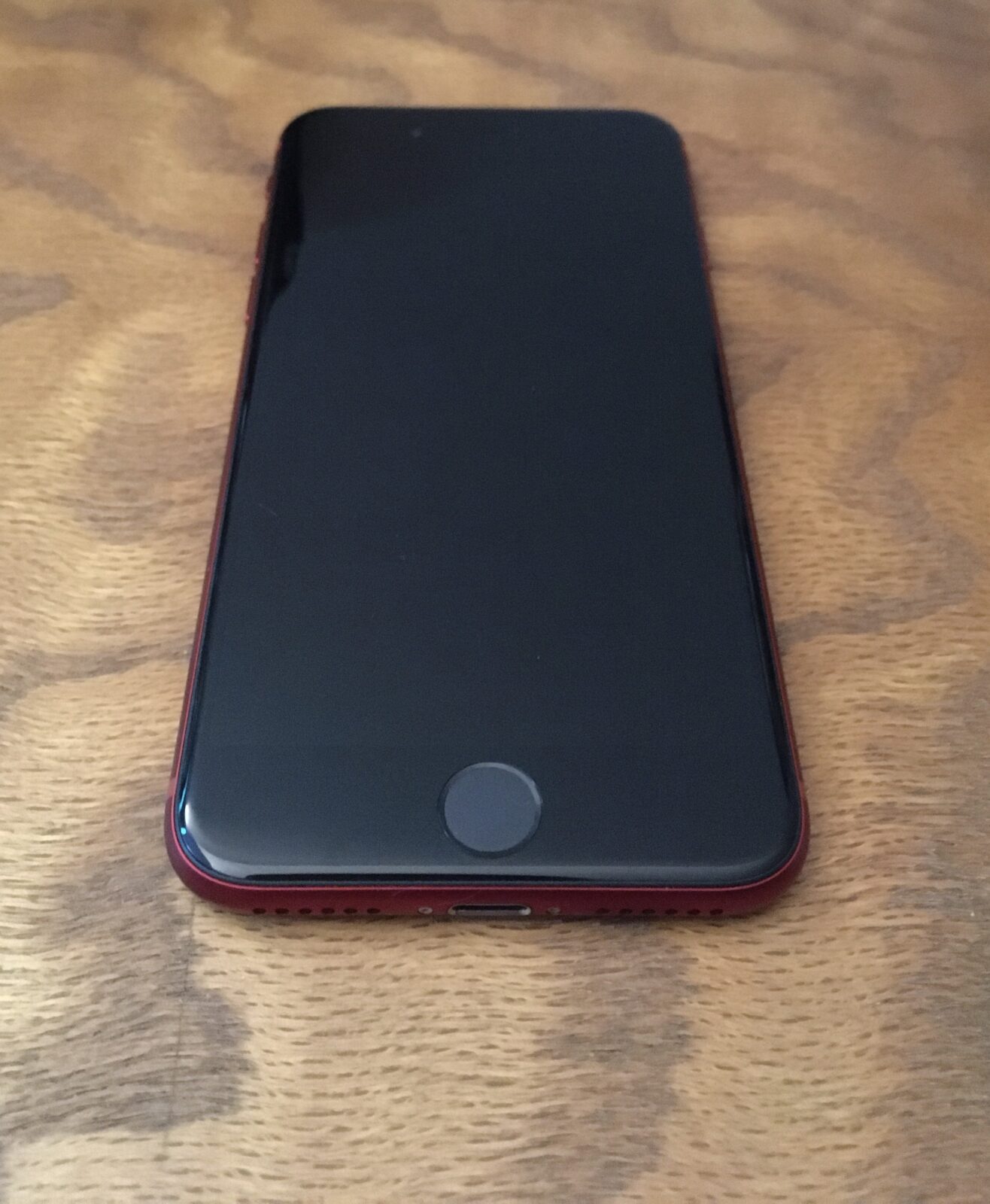 홈버튼에TouchID센서가있는iPhoneSE3실물자료사진